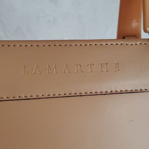 La Marthe Tan Tote Bag with Lucite Plastic Handles - Picture 3 of 14